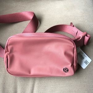 LULULEMON everywhere belt bag